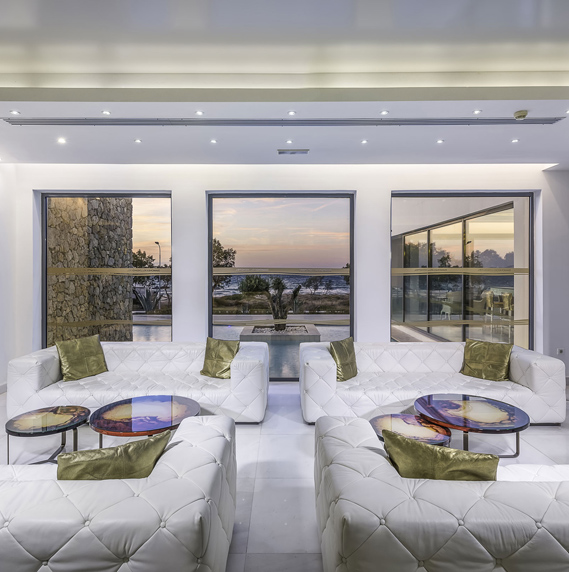 Marquise lobby bar