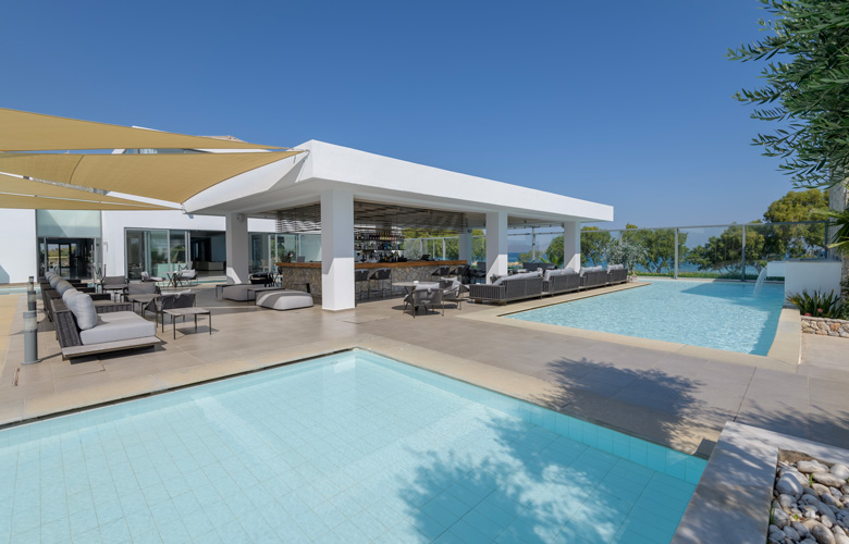 Radiant pool bar